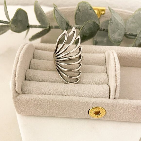 925 Sterling Silver Large Butterfly Wings Ring Chunky Bold Statement Ring - Picture 3 of 7